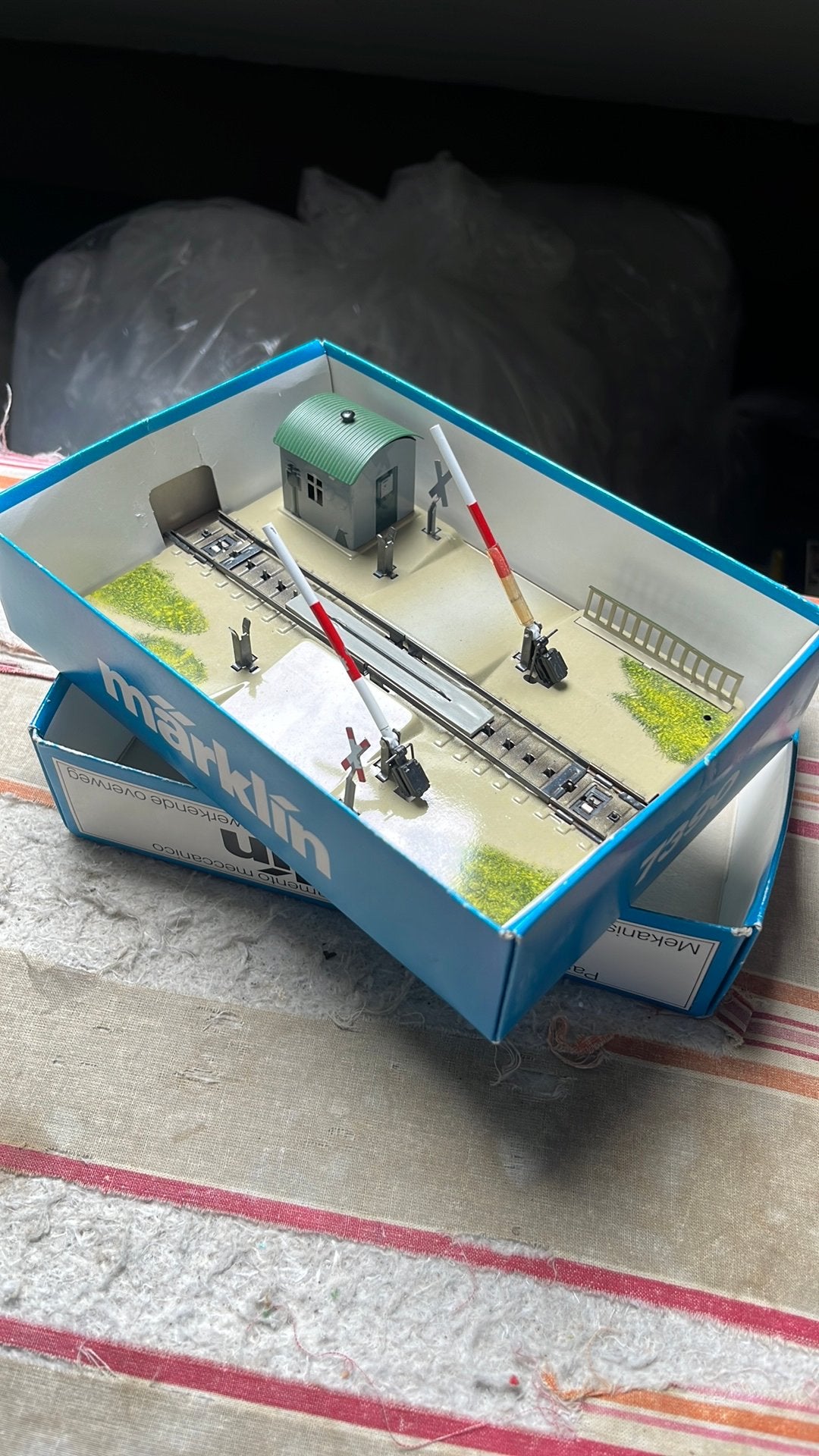 Te koop spoorwegovergang van marklin 7390, Hobby en Vrije tijd, Wisselstroom, Wagon, Ophalen of Verzenden, Zo goed als nieuw