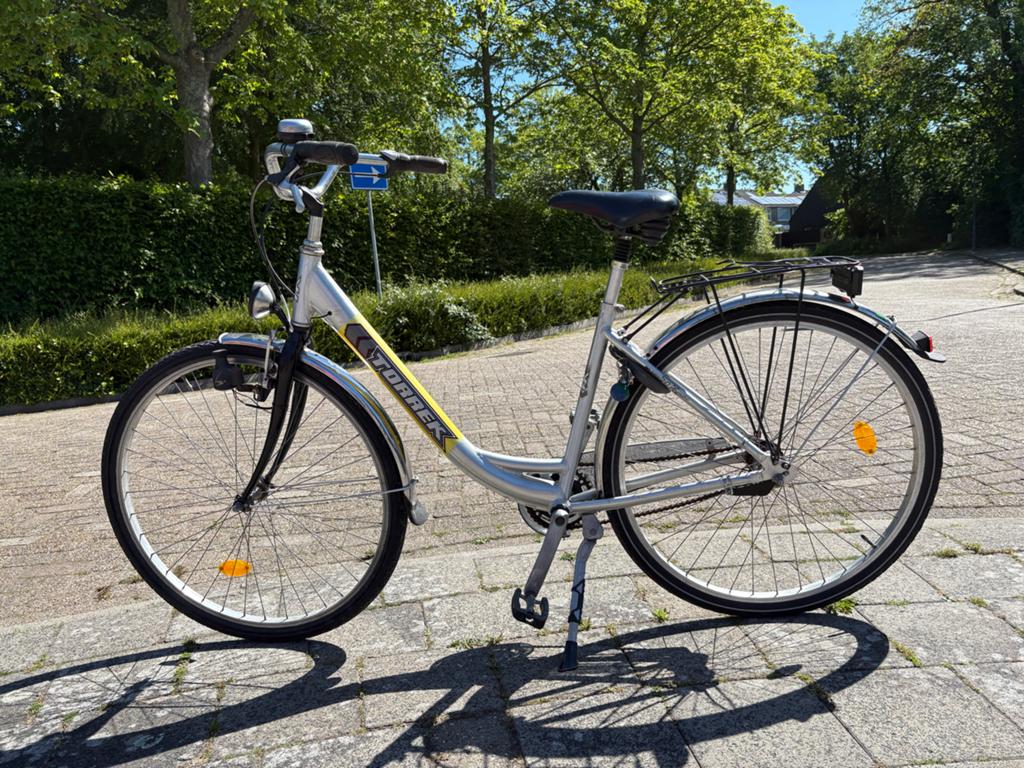 Damesfiets te koop merk Torrek, Fietsen en Brommers, Fietsen | Dames | Damesfietsen, Gebruikt, Velgrem, Versnellingen, Minder dan 47 cm