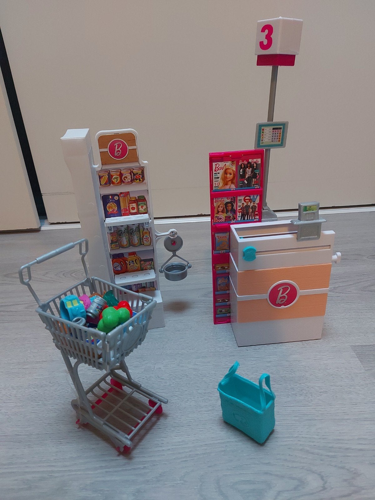 Barbie supermarkt speelset met winkelwagen en accessoires, Ophalen of Verzenden, Gebruikt, Meisje
