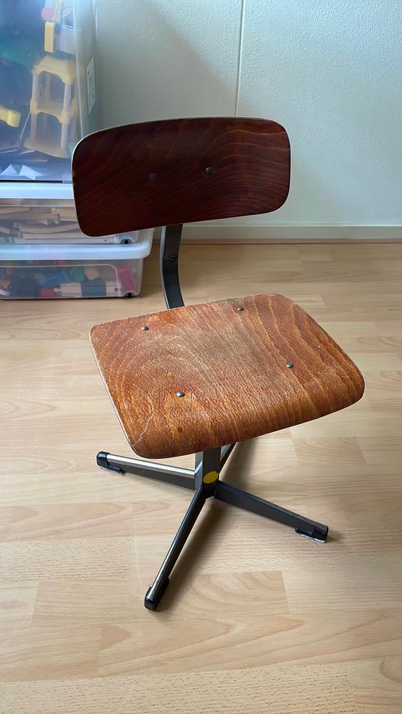 Ouderwetse schoolstoel, Kinderen en Baby's, Kinderkamer | Tafels en Stoelen, Ophalen, Zo goed als nieuw, Stoel(en)