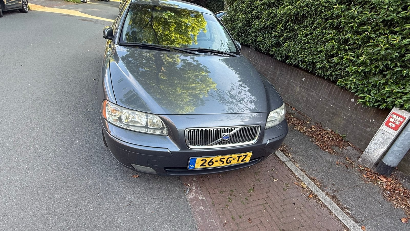 Volvo V70 2.5 T AWD AUT 2006 Grijs, Auto's, Volvo, Automaat, 1800 kg, 2521 cc, Stationwagon