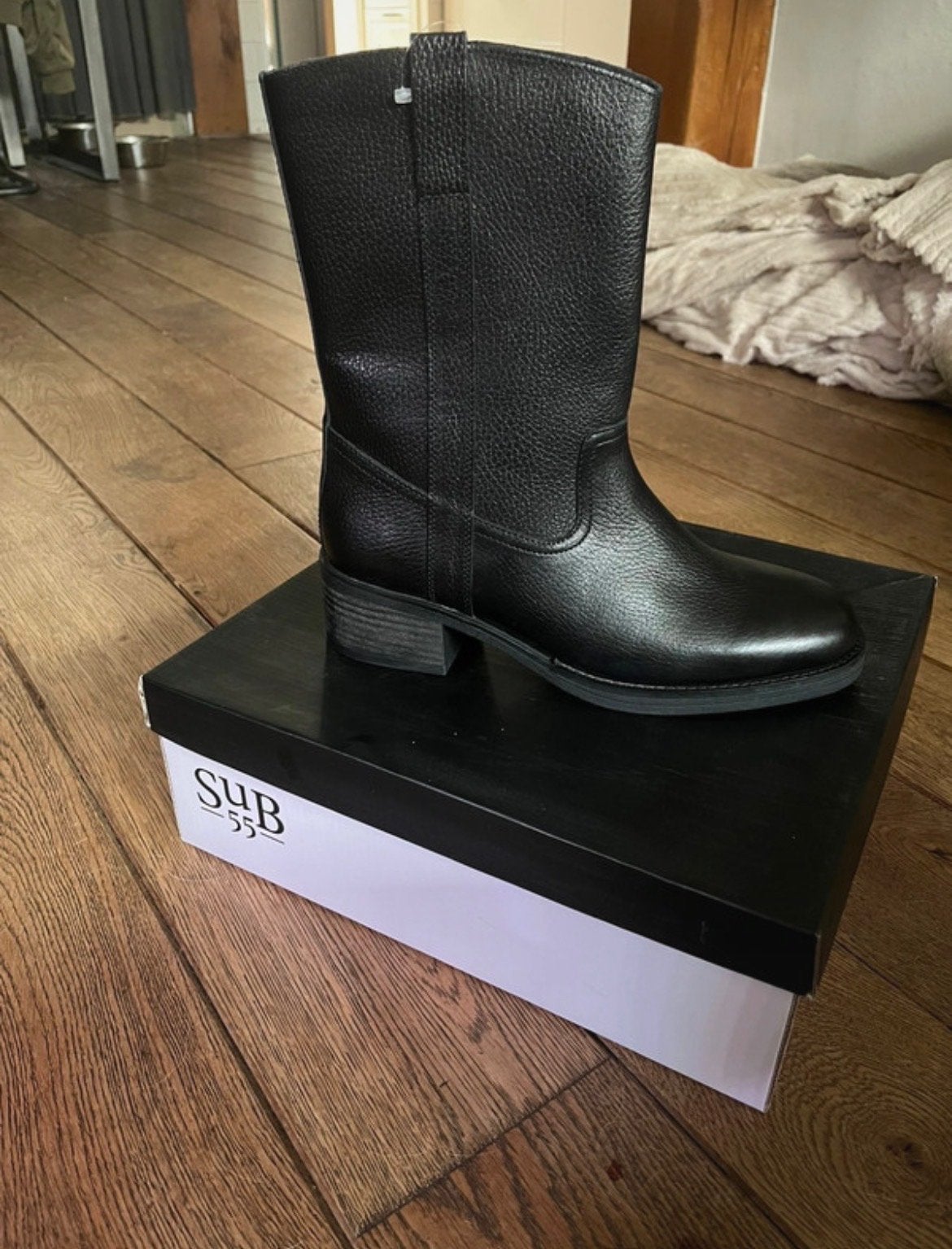 Zwarte leren laarzen van SUB 55, Kleding | Dames, Schoenen, Ophalen of Verzenden, Nieuw, Zwart, Lage of Enkellaarzen