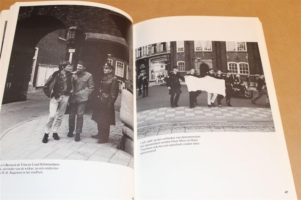 Jarings Jaren '60 — Provo & Amsterdam [Cor Jaring], Ophalen of Verzenden, Gelezen, Fotografen