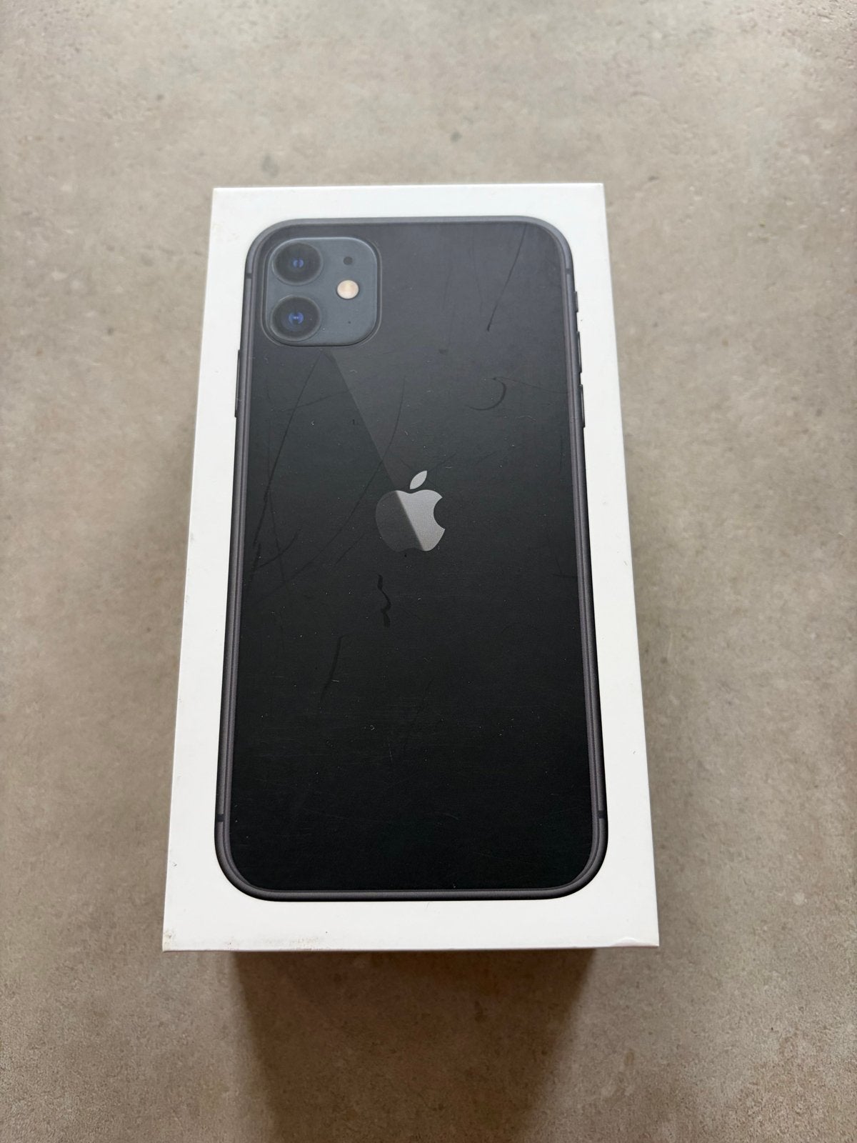 Gebruikte iPhone 11 (64GB) - Werktelefoon tuinder, 83 %, Gebruikt, Zwart, 64 GB