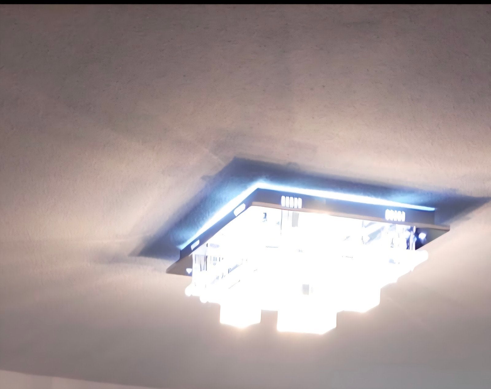 Moderne Salonlamp met Afstandsbediening en Kleurinstellingen, Ophalen of Verzenden, Zo goed als nieuw