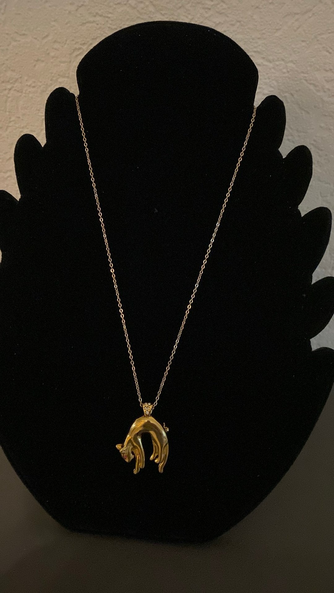 Hanger/broche, Ophalen of Verzenden, Zo goed als nieuw, Goud, Overige materialen