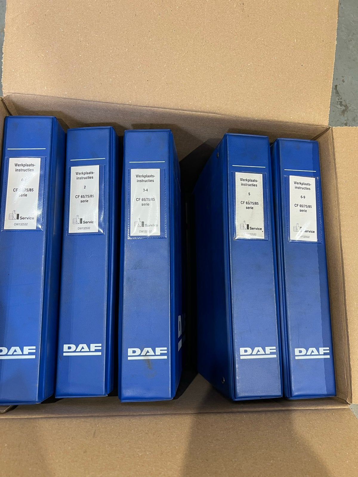 DAF Werkplaatshandboeken  (5 mappen) - CF65 / CF75 / CF85, Verzenden