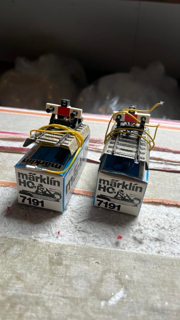 Te koop 2 x stootblok met sluitlicht van marklin 7191, Hobby en Vrije tijd, Modeltreinen | H0, Wisselstroom, Wagon, Ophalen of Verzenden