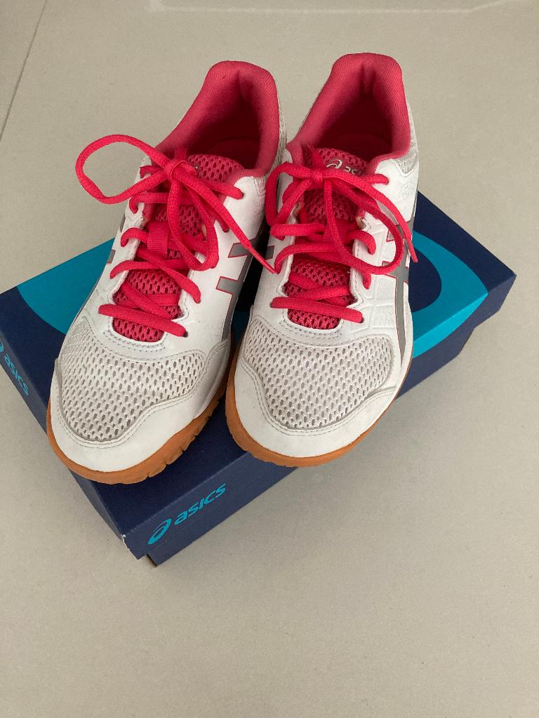 Asics gel rocket 8 maat 38 tennis badminton indoor schoenen!, Wit, Ophalen of Verzenden, Asics, Sneakers of Gympen