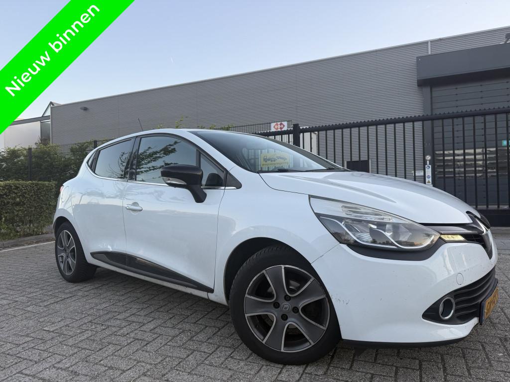 Renault Clio 1.5 dCi Night&Day Clima Bleutooth Parksensoren, Auto's, Renault, Gebruikt, 4 cilinders, 96 €/maand, Electronic Stability Program (ESP)
