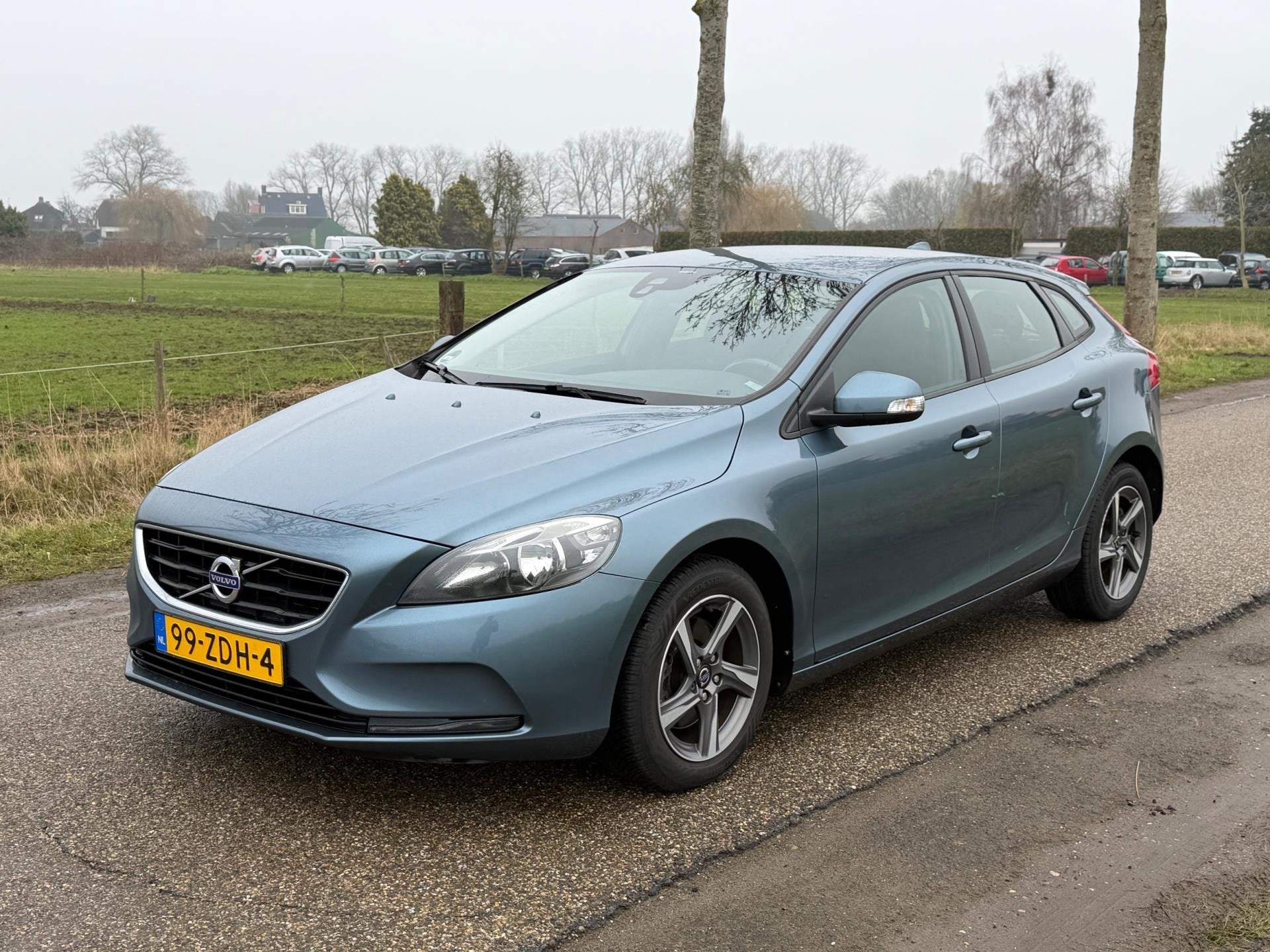 Volvo V40 1.6 T3 Kinetic Airco NAP APK 02-2027 Navi, Voorwielaandrijving, Stof, Gebruikt, Zwart