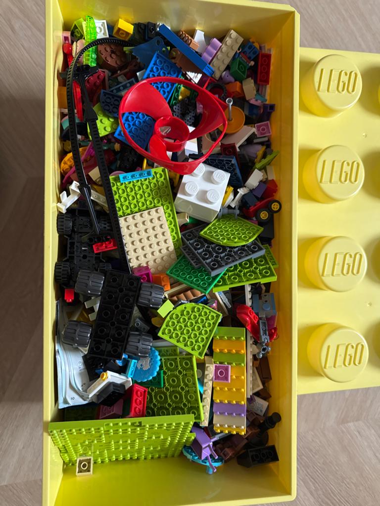 Grote doos vol diverse Lego bouwstenen, Gebruikt, Inclusief extra onderdelen, Lego, Ophalen of Verzenden