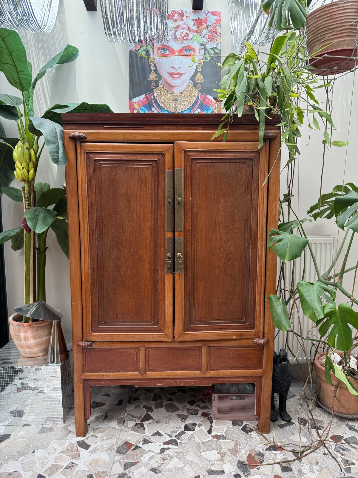 Antieke Chinese Kast - Donker Hout met Metalen Beslag, Ophalen