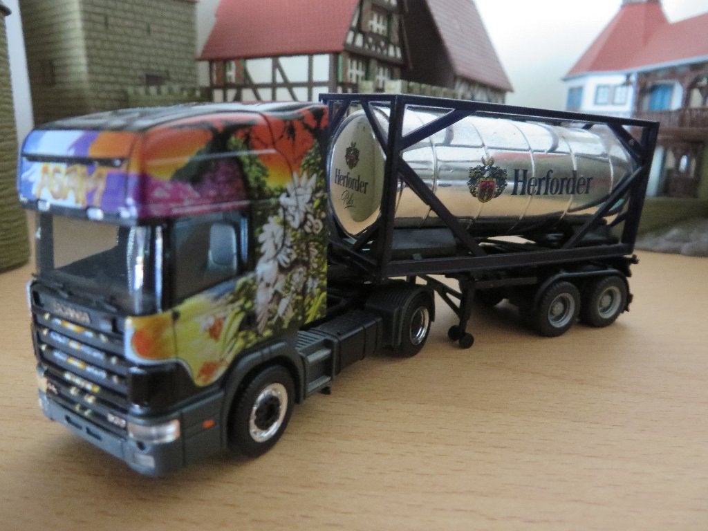 Scania Herpa Herforder bier, Hobby en Vrije tijd, Modelauto's | 1:87, Ophalen of Verzenden, Zo goed als nieuw, Bus of Vrachtwagen