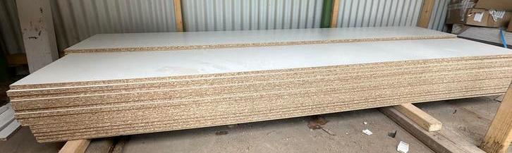 28 Witte meubelplaat stroken spaanplaat 18mm 360x2620, Ophalen, Overige materialen, Minder dan 20 mm