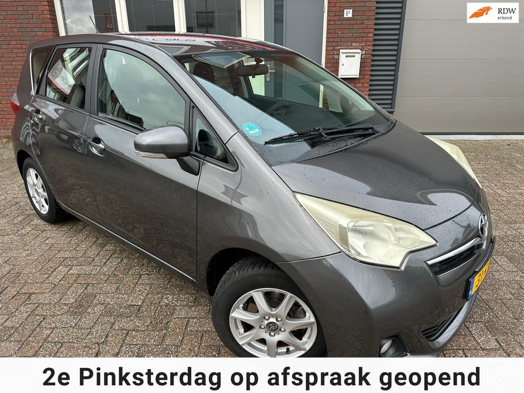Toyota Verso-S 1.3 VVT-i Aspiration / Camera / Navi / AUT /, Euro 5, Stof, Gebruikt, 4 cilinders