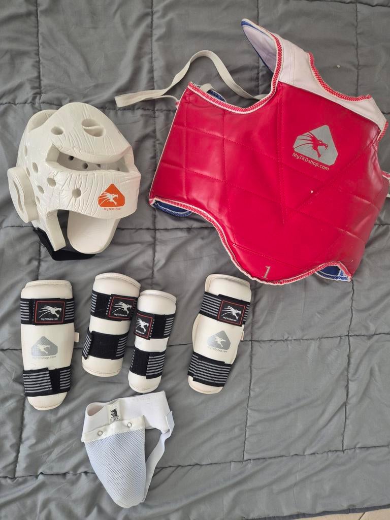 Complete Taekwondo Beschermingsset, Sport en Fitness, Vechtsporten en Zelfverdediging, Ophalen of Verzenden, Zo goed als nieuw