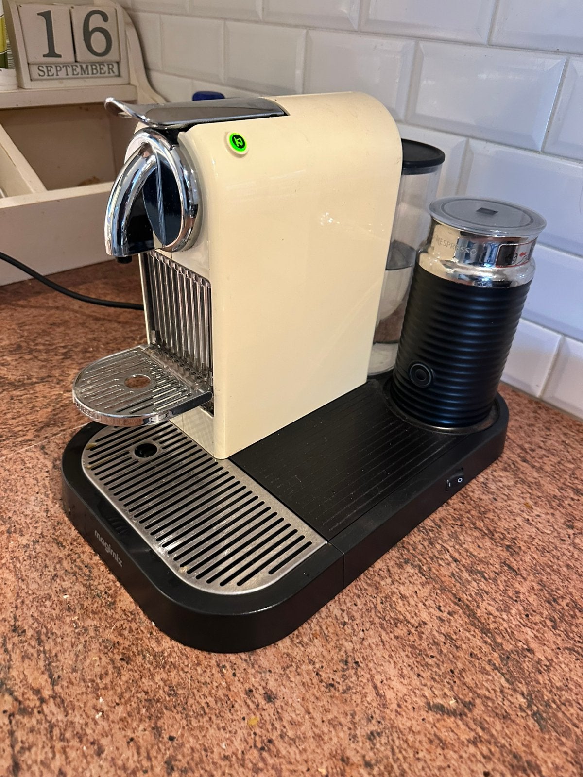Magimix Nespresso CitiZ & Milk koffiecupmachine, Witgoed en Apparatuur, Espresso apparaat, Ophalen of Verzenden, Zo goed als nieuw