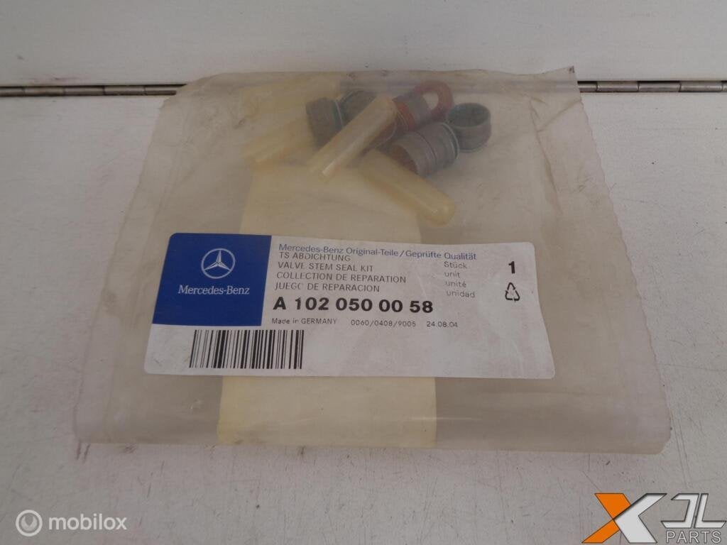 A1020500058 KLEPRUBBERSET OM601 NEW OLD STOCK ORIGINEEL MB, Mercedes-Benz, Nieuw, Ophalen of Verzenden, Mercedes-Benz