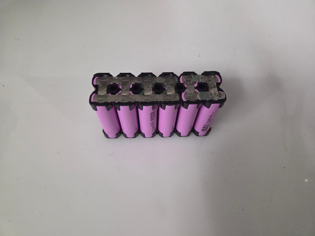accu / batterij - 10V, Ophalen, Zo goed als nieuw, Oplaadbaar