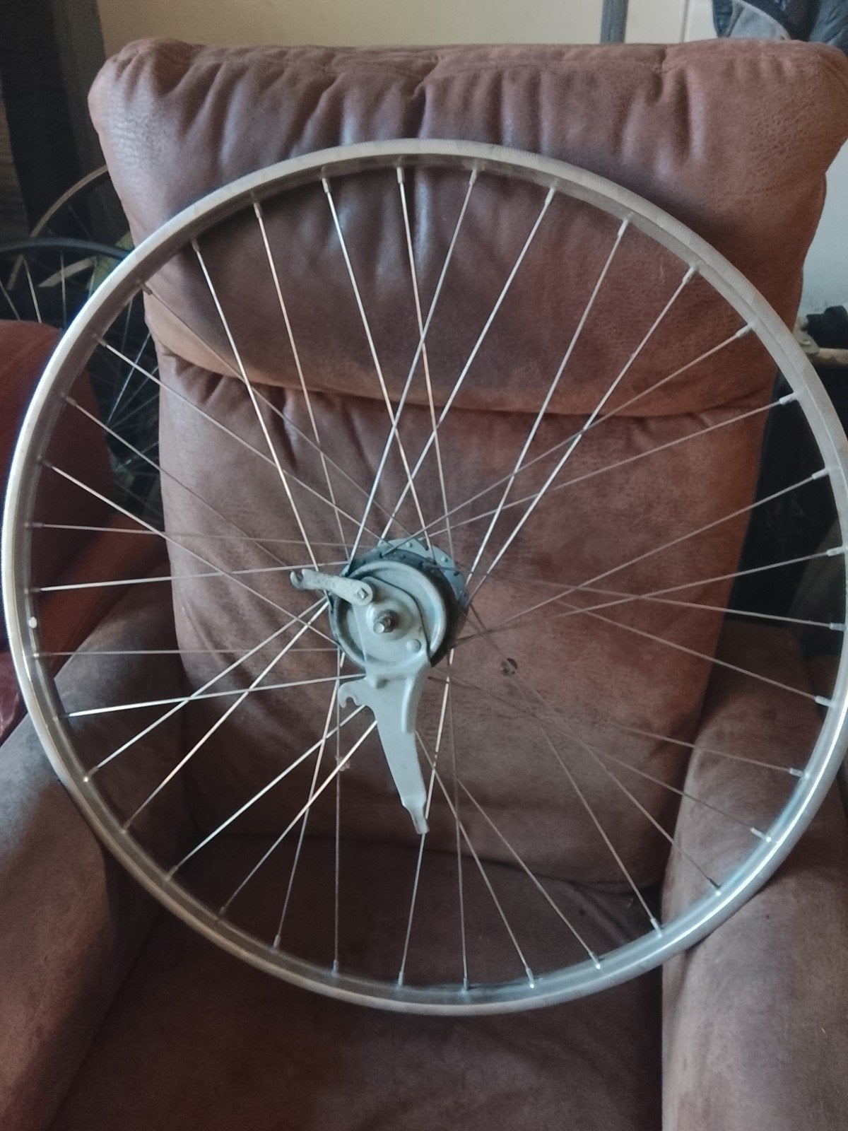 voorwiel 28inch met trommeltem, SRAM. roestvtij staal ., Fietsen en Brommers, Ophalen of Verzenden, Wiel, SRAM, Staal