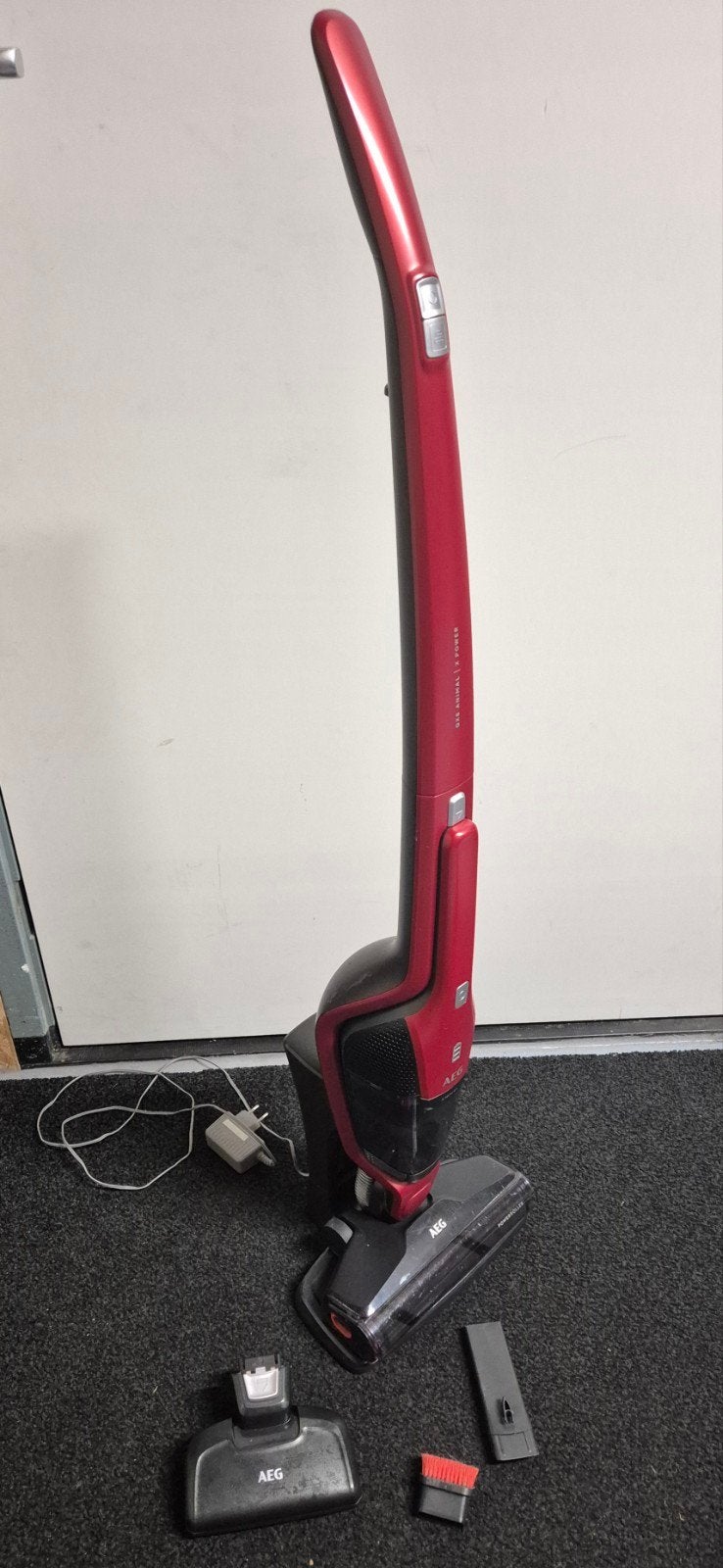 AEG QX8 Animal steelstofzuiger, Witgoed en Apparatuur, Ophalen, Gebruikt, Draadloos, Reservoir