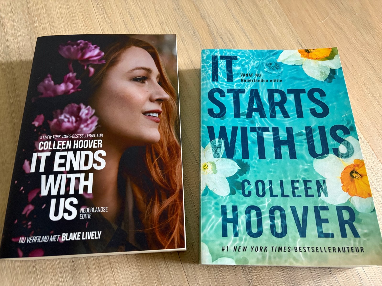 It Starts With Us & It Ends With Us - Colleen Hoover, Ophalen of Verzenden, Zo goed als nieuw