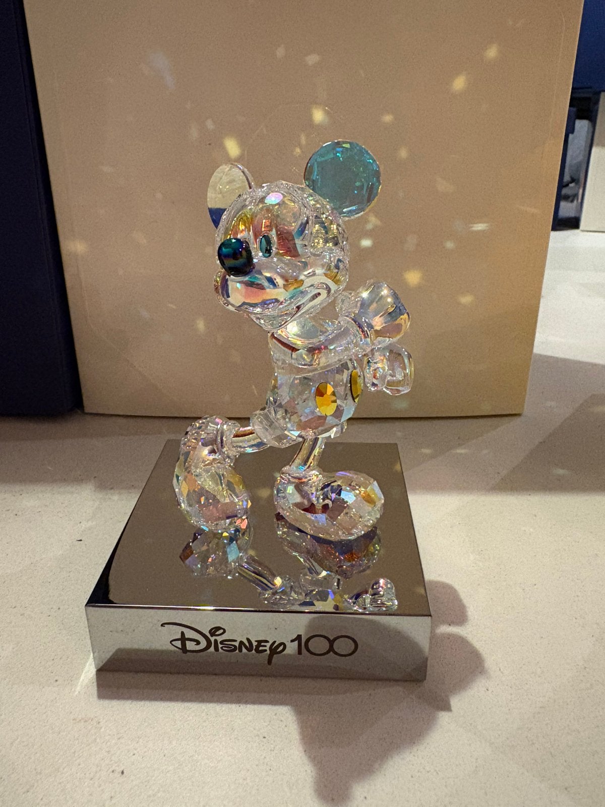 Swarovski Disney Mickey Mouse 100, Verzamelen, Ophalen of Verzenden, Zo goed als nieuw, Figuurtje