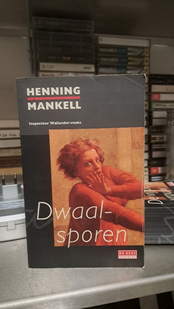 Henning Mankell-dwaalsporen (Z263-19), Ophalen of Verzenden, Zo goed als nieuw