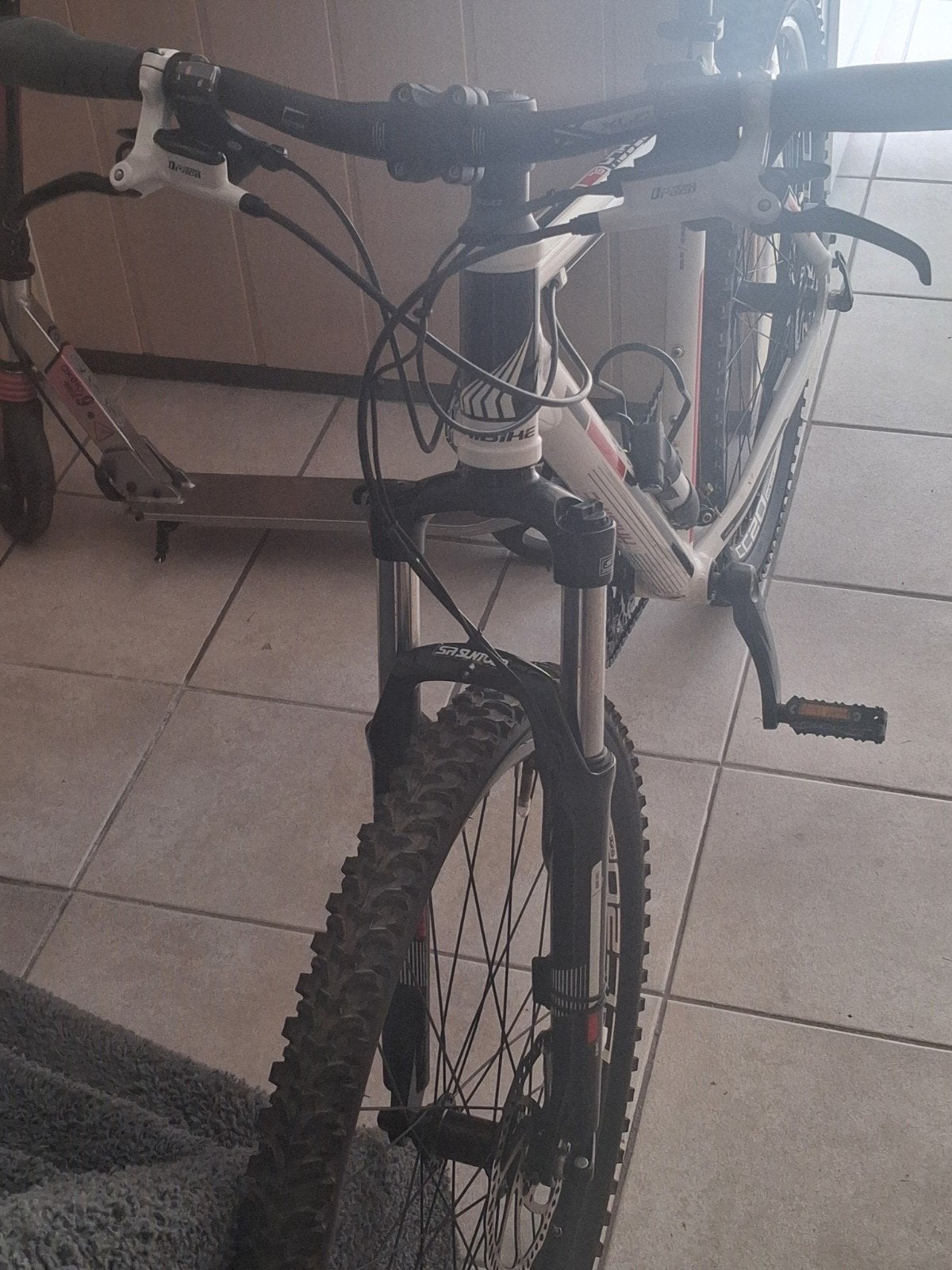 zeer nette moutainbike, Vering, 49 tot 53 cm, Meer dan 20 versnellingen, Schijfrem
