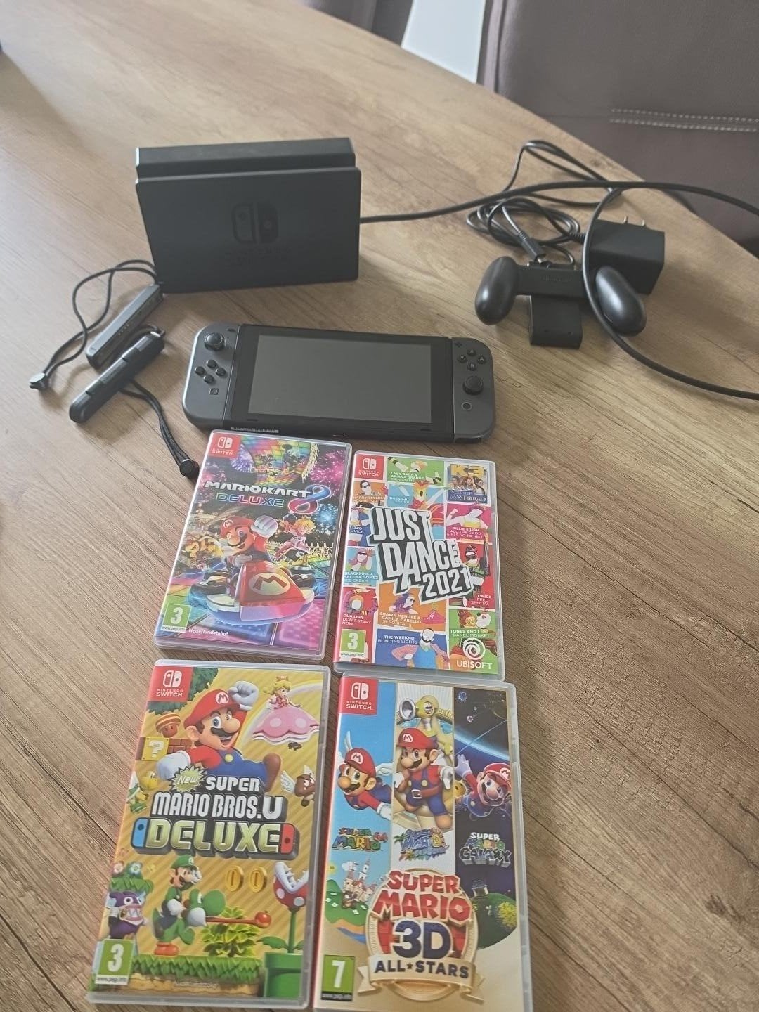 Nintendo Switch met 4 spellen en accessoires, Ophalen, Met 2 controllers, Switch Original, Gebruikt