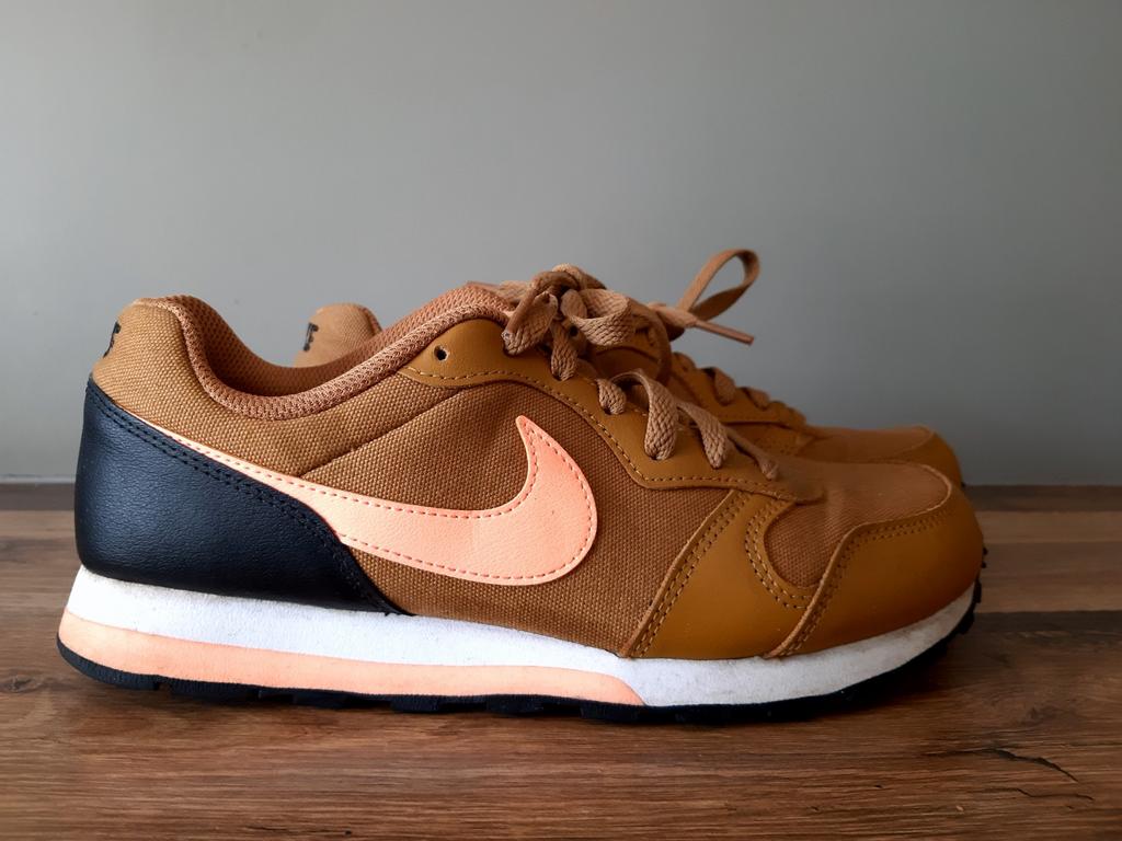 Nike MD Runner 2 GS Bruin Maat 38, Bruin, Nike runner, Ophalen of Verzenden, Sneakers of Gympen