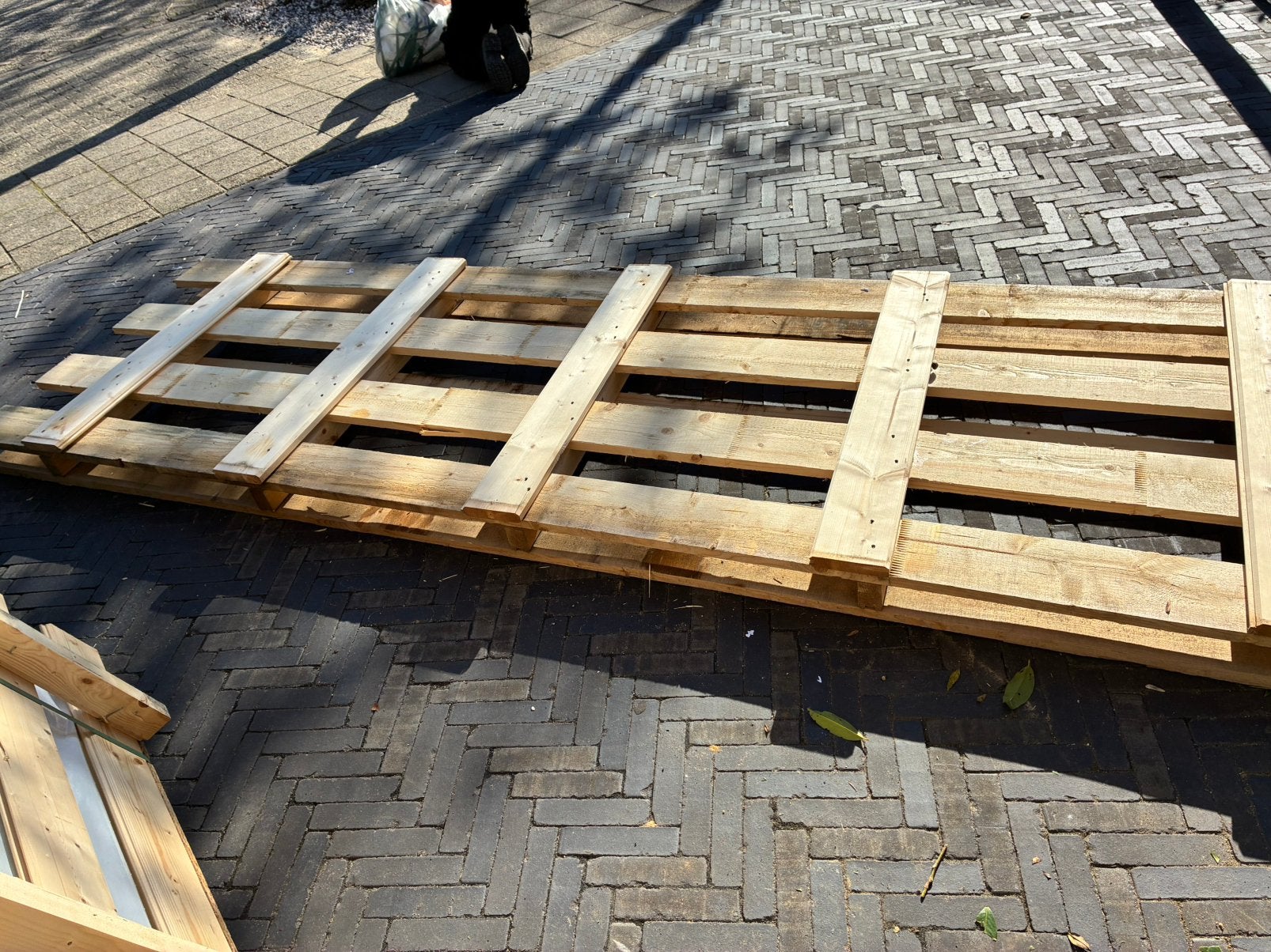 Gratis brandhout 2 pallets voor kachel, Minder dan 3 m³, Ophalen
