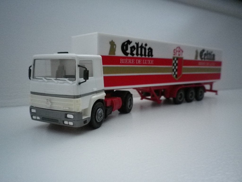 Herpa Renault R kasten trailer Celtia bier., Ophalen of Verzenden, Gebruikt, Bus of Vrachtwagen, Herpa