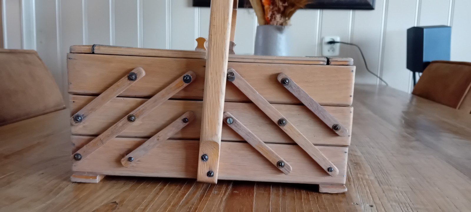Vintage houten naaidoos met harmonica-uitklap, Hobby en Vrije tijd, Naaien en Fournituren, Ophalen of Verzenden, Gebruikt, Overige typen