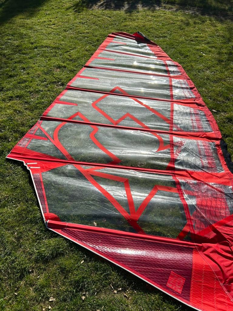 Surfzeil 7.0 Challenger sails, Watersport en Boten, Windsurfen, Ophalen, 7 m² of meer, Zeil, Gebruikt