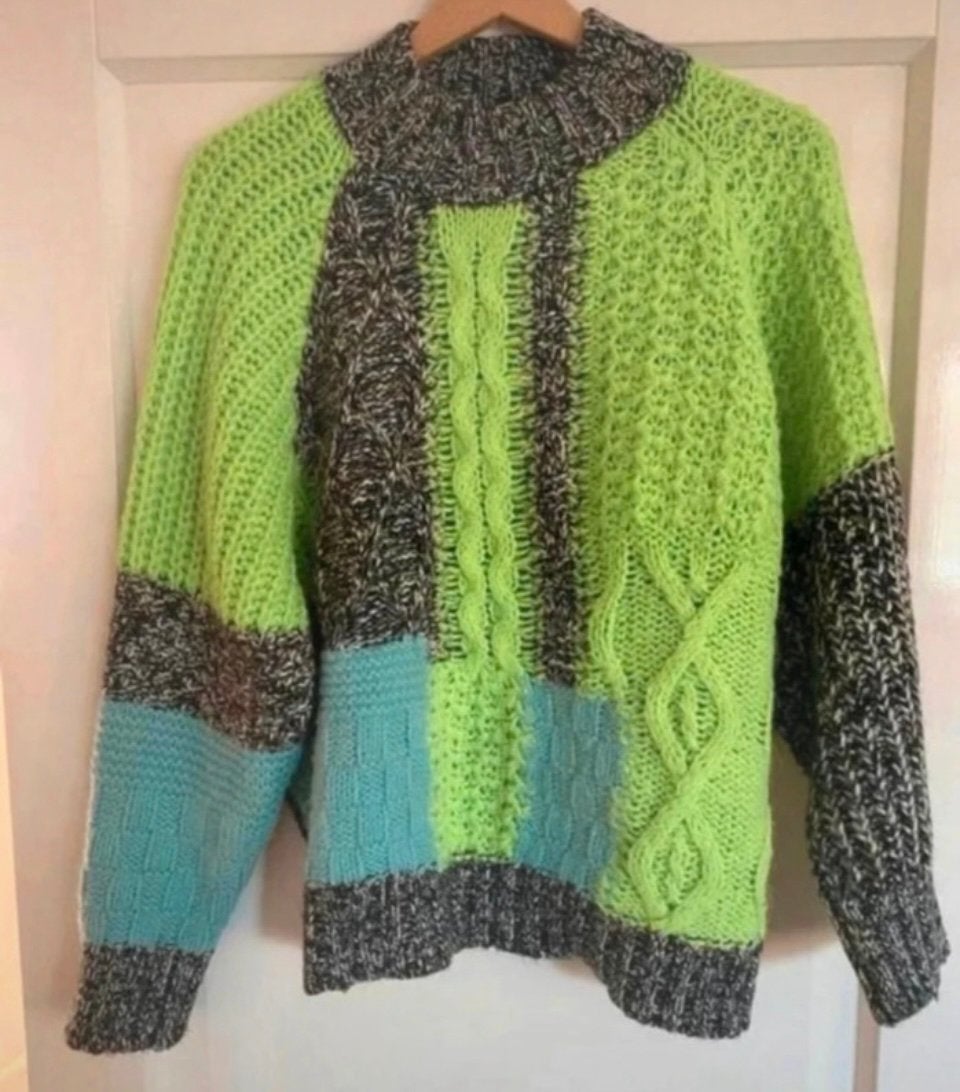 Foto 9 van Essentiel Antwerp, super leuke/aparte en mooie trui, M/L/XL