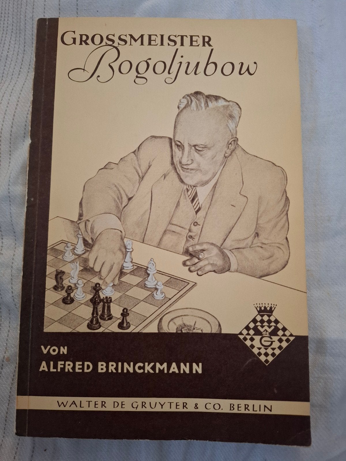 Schaakboek Grossmeister Bogoljubow. Alfred Brinckmann, Boeken, Ophalen of Verzenden, Gelezen