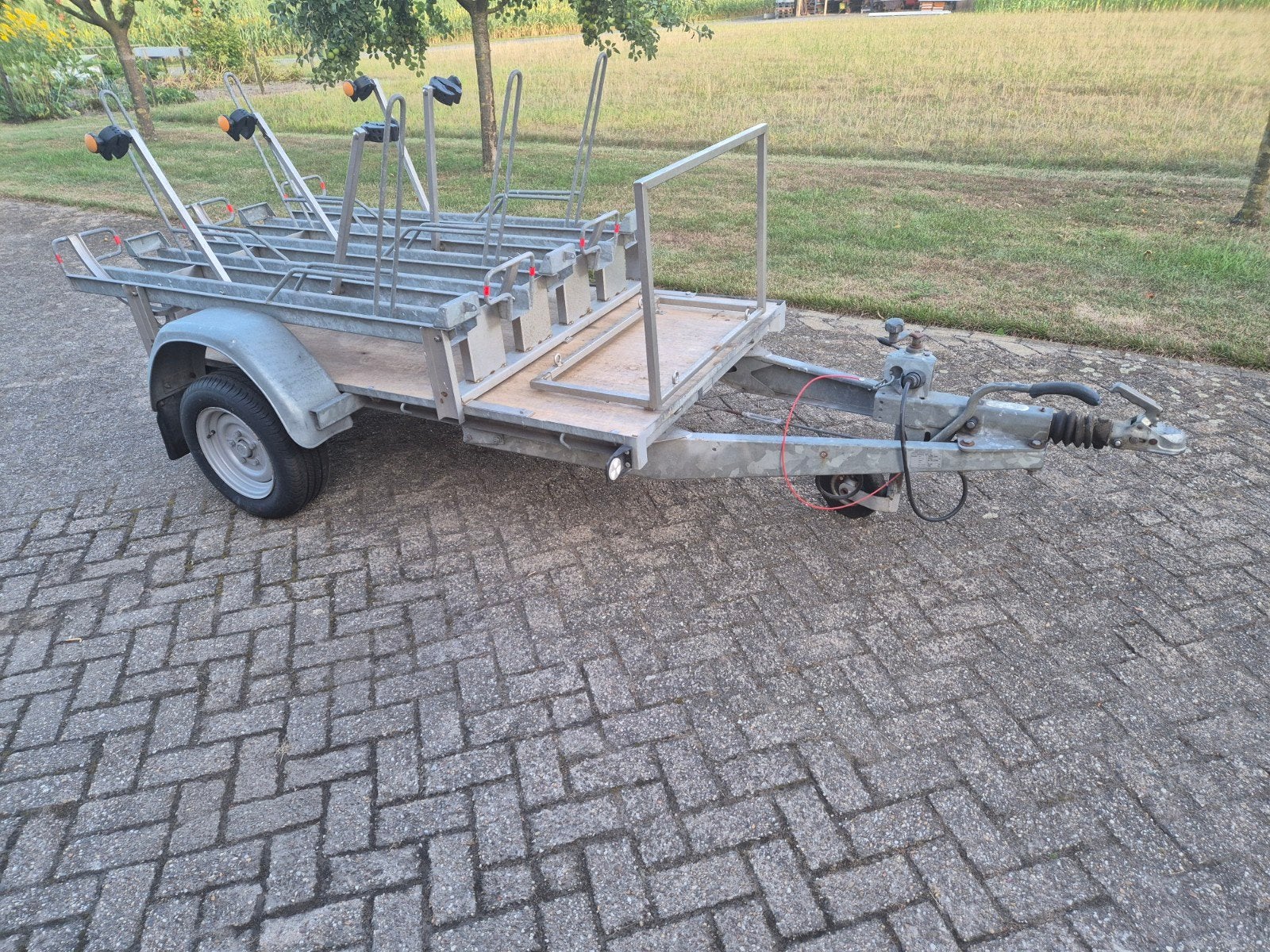 hapert aanhangers 1350 kg  met of zonder fietsen dragers, Ophalen, Gebruikt