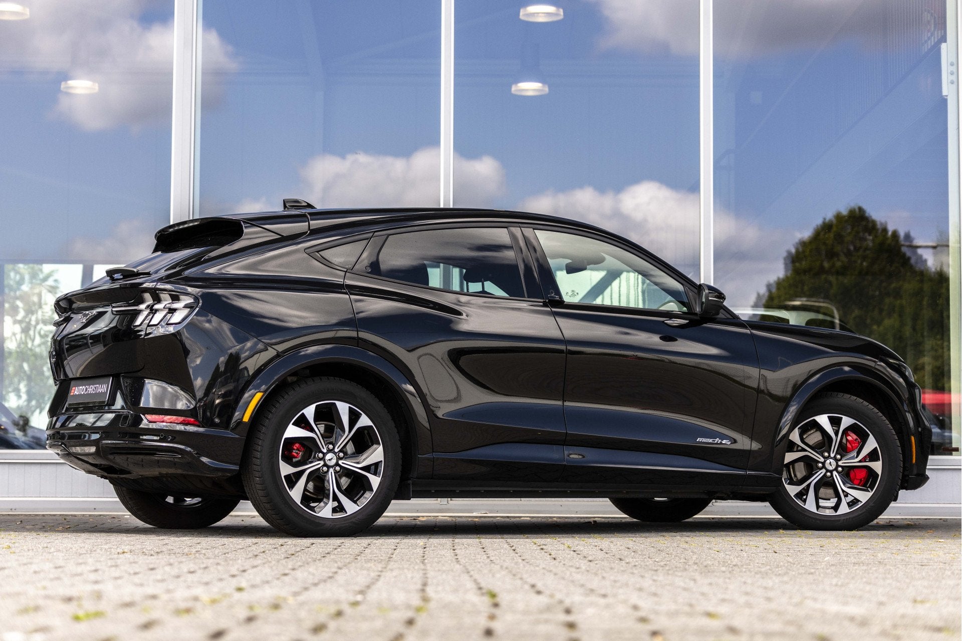 Ford Mustang Mach-E AWD 75 kWh | Pano | B&O | Camera, Auto's, 12 maanden, Gebruikt, 750 kg, Mustang