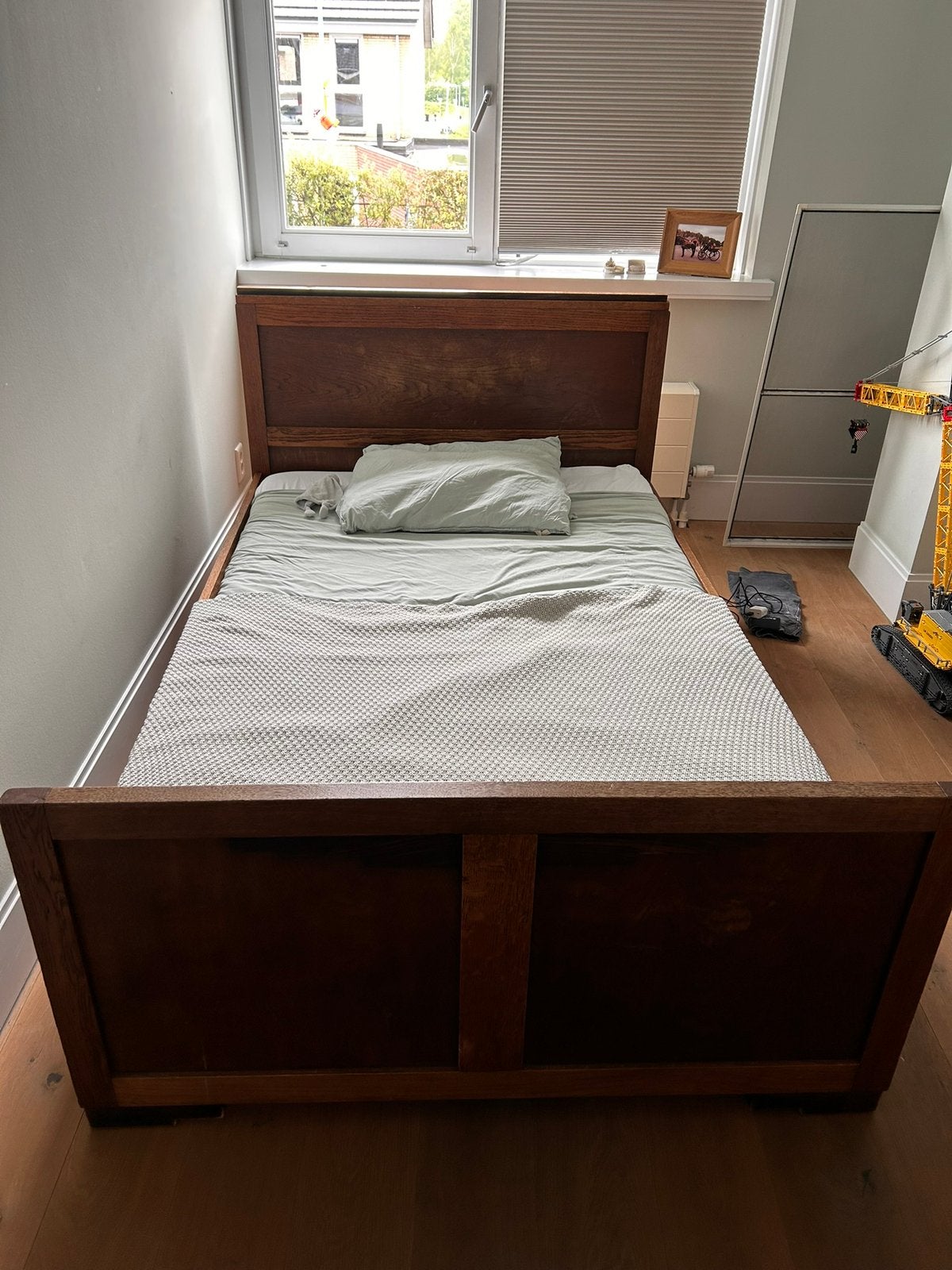 Antieke twijfelaar en bureau, Kinderen en Baby's, Kinderkamer | Bedden, Ophalen, 85 tot 100 cm, Zo goed als nieuw, Lattenbodem