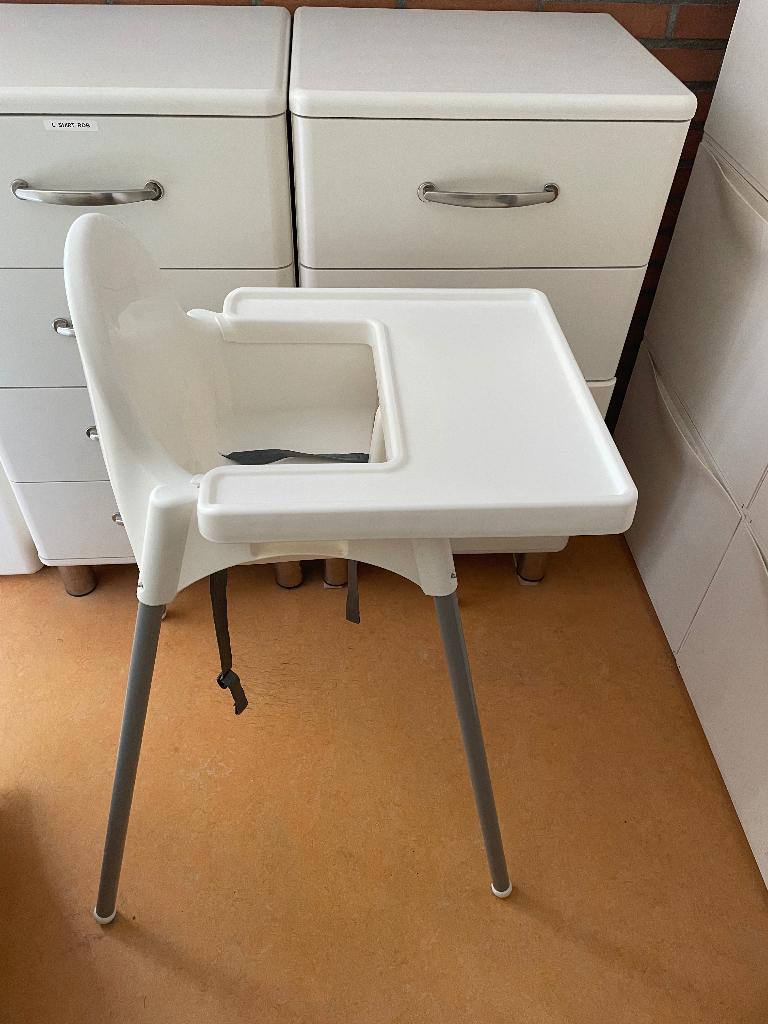 Kinderstoel Ikea, Kinderen en Baby's, Kinderstoelen, Ophalen, Zo goed als nieuw, Overige typen, Gordel(s)