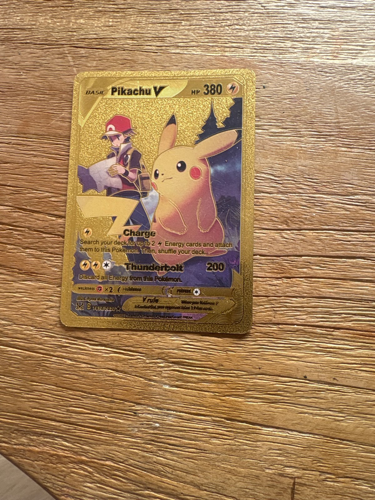 Gouden Pikachu V Pokémon Kaart - Zeldzaam Verzamelobject, Ophalen of Verzenden, Zo goed als nieuw, Losse kaart, Foil