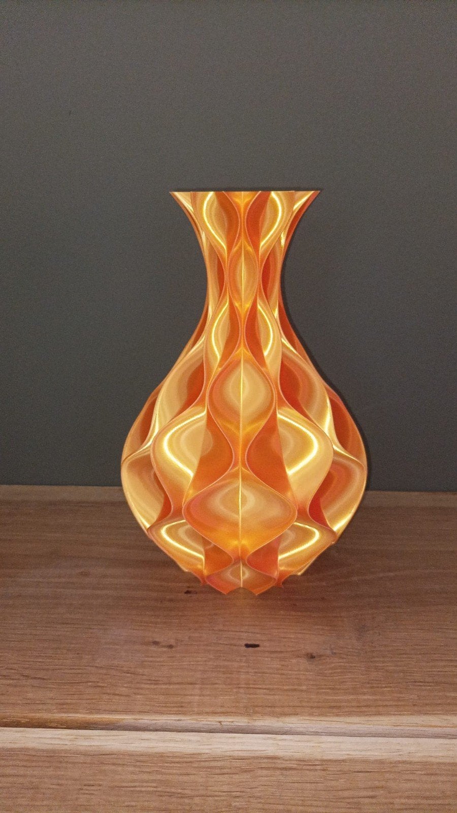 Vaas 3D populair model, Huis en Inrichting, Woonaccessoires | Vazen, Kunststof, Meerkleurig, 3D-geprint, Nieuw