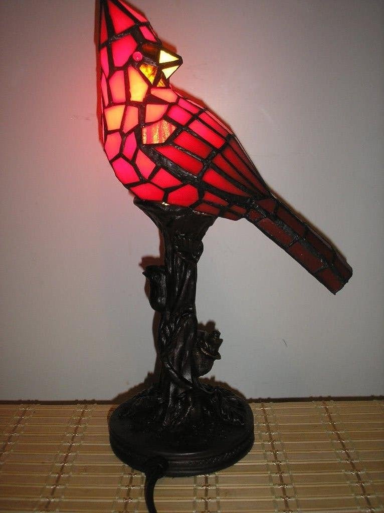 Tiffany dierfiguur / rode kardinaal op bijpassende voet, Glas, E14 (klein), 35 cm, Ophalen of Verzenden