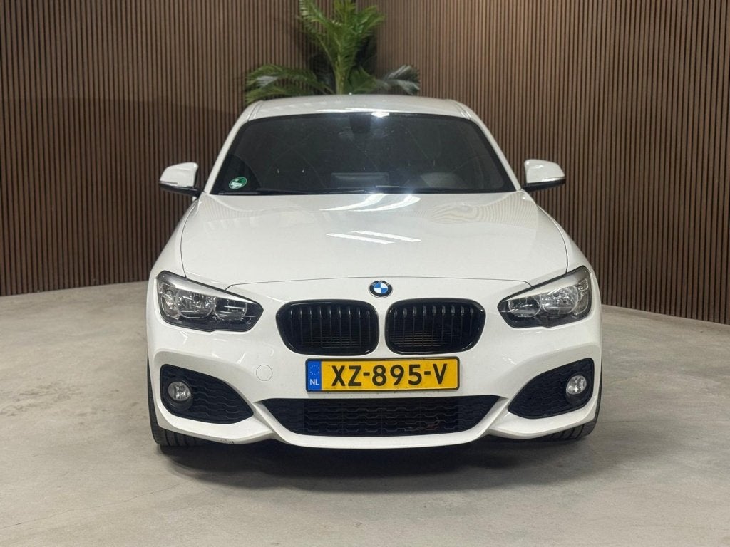 BMW 1-serie 116i M Sport Edition sport uitlaatsysteem, 1-Serie, Achterwielaandrijving, Euro 6, Wit