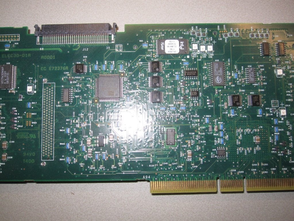Foto 4 van IBM SCSI kaart afkomstig van IBM Server