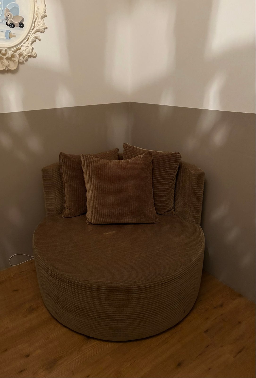 Taupe ribfluwelen loveseat, Ophalen of Verzenden, Zo goed als nieuw, Tweepersoons, Stof