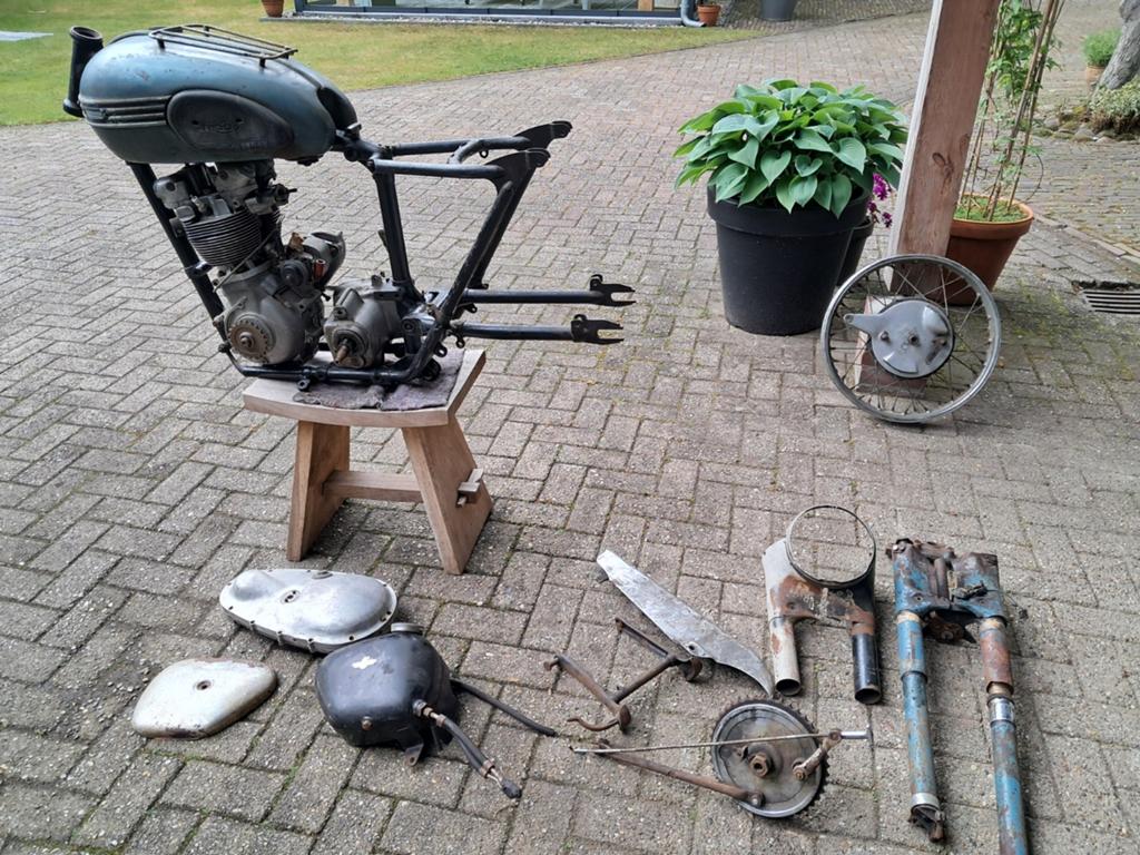Triumph T100 1956, Motoren, Ophalen