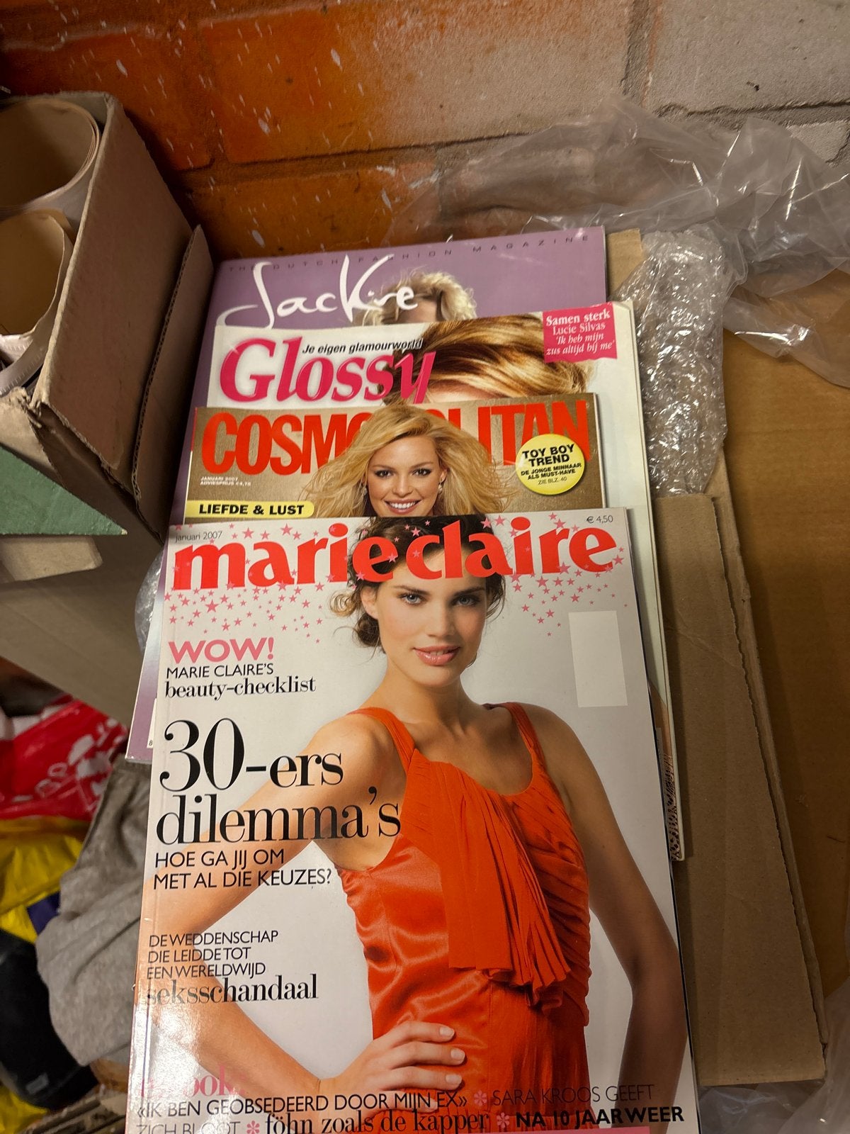 Diverse Damesbladen: Marie Claire, Glossy, Cosmopolitan, Ophalen of Verzenden, Gelezen, Damesbladen